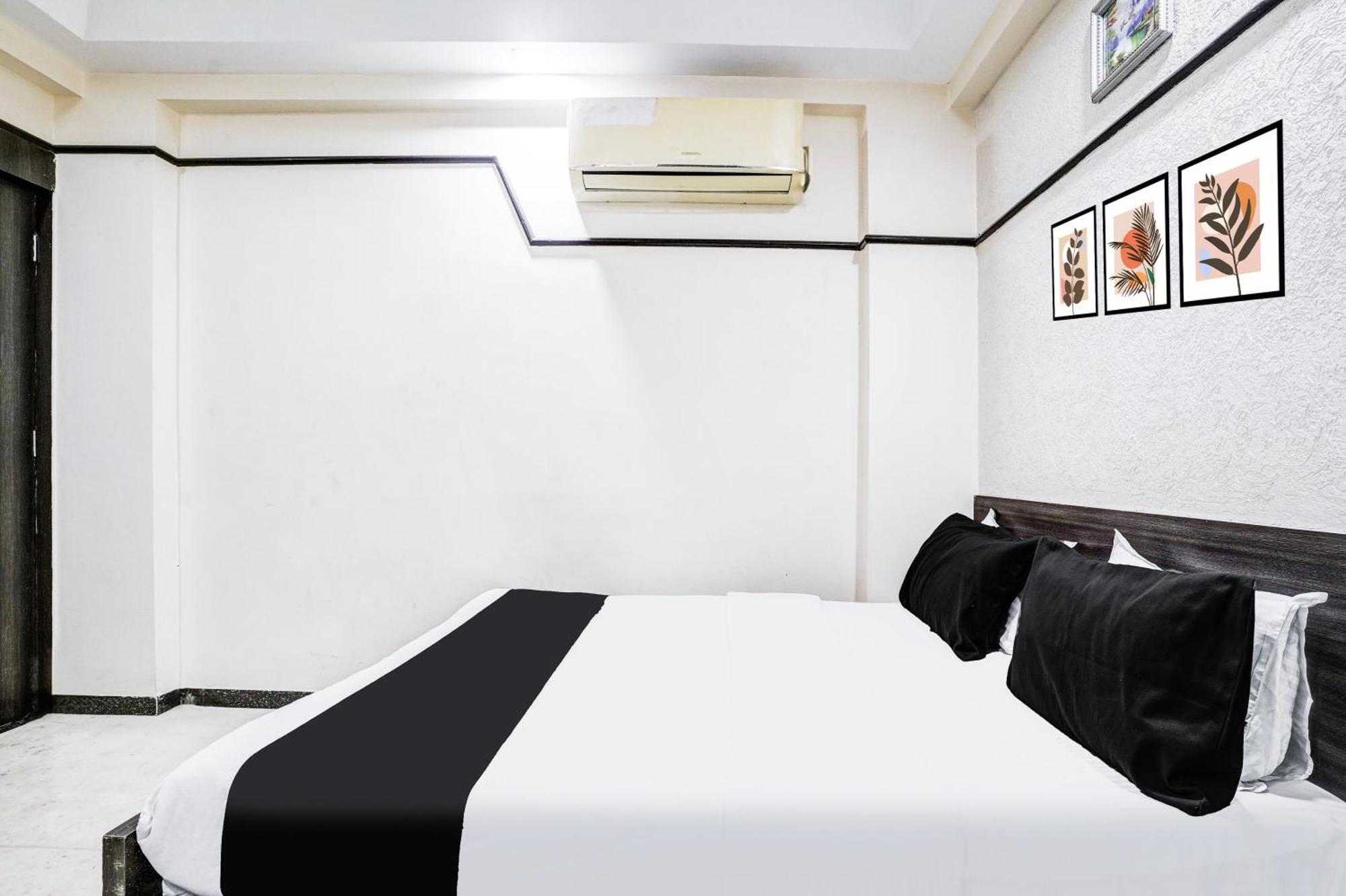 Super Collection O Ashram Road Near Sardar Bridge Formerly Hotel Apple Inn アーメダバード エクステリア 写真