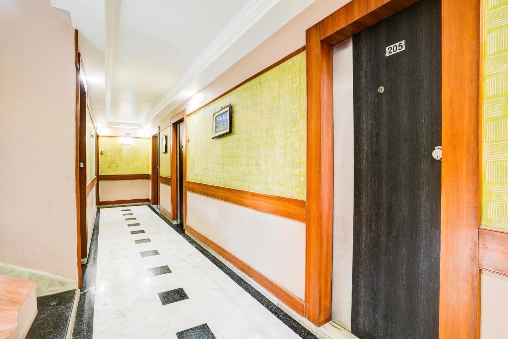 Super Collection O Ashram Road Near Sardar Bridge Formerly Hotel Apple Inn アーメダバード エクステリア 写真